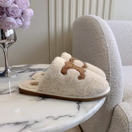 セリーヌ スリッパ