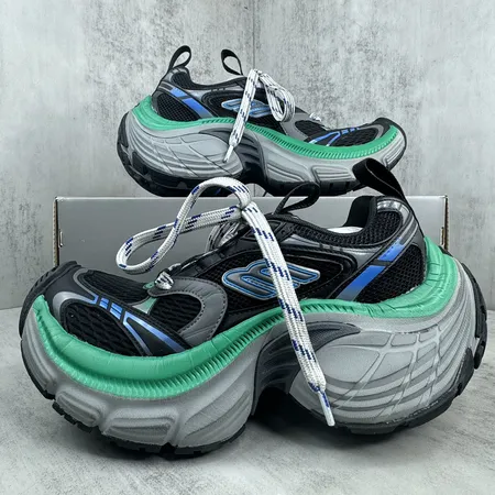 バレンシアガ スニーカー