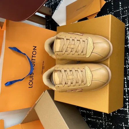 ルイヴィトン カジュアルシューズ