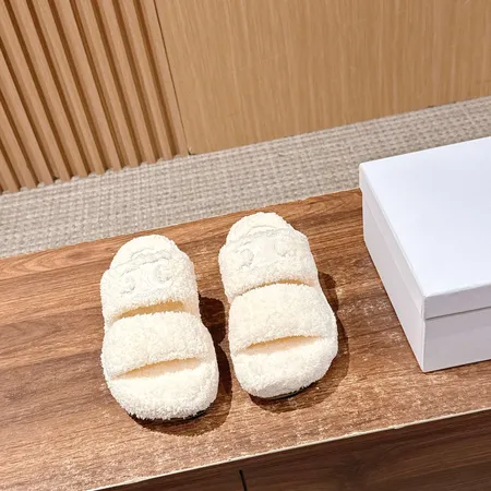 セリーヌ スリッパ