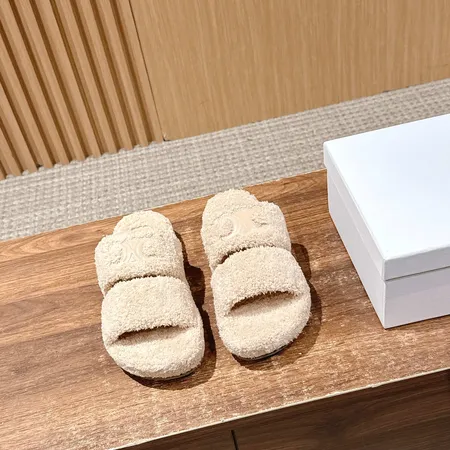 セリーヌ スリッパ