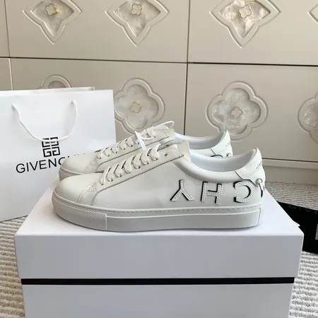 ジバンシィ カジュアルシューズ