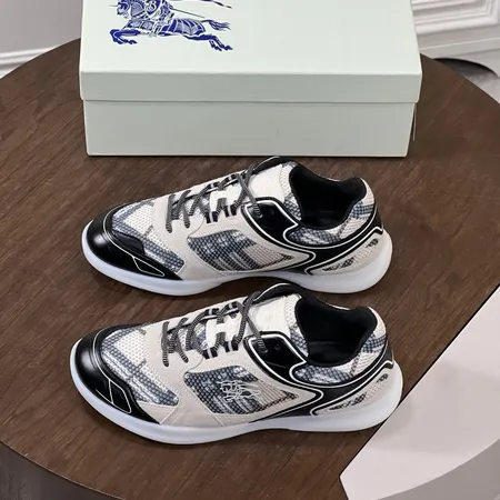 バーバリー ス カジュアルシューズ