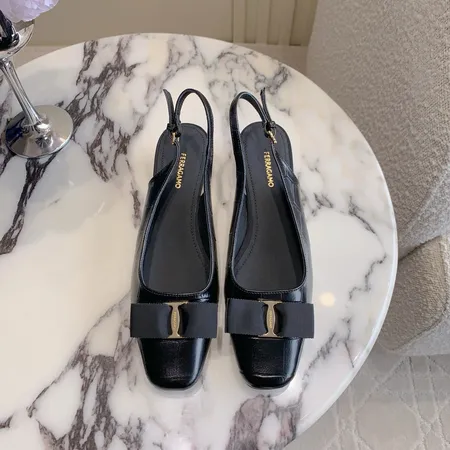 フェラガモ サンダル