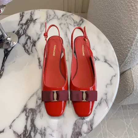 フェラガモ サンダル