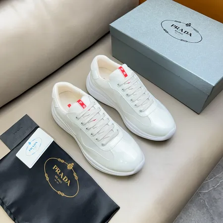 プラダ スニーカー