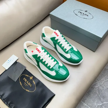 プラダ スニーカー