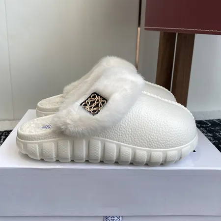 ロエベ スリッパ