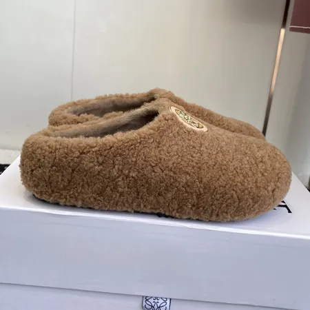 ロエベ スリッパ