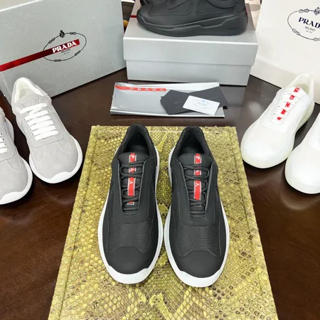 プラダ カジュアルシューズ