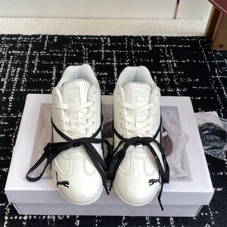 プーマ スニーカー