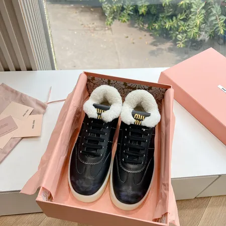 ミュウミュウ カジュアルシューズ