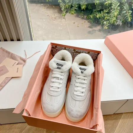 ミュウミュウ カジュアルシューズ