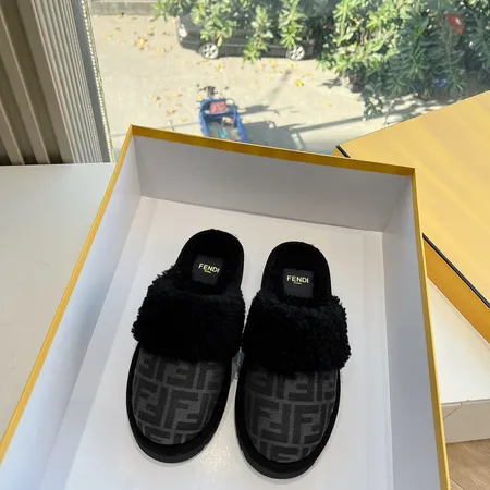 フェンディ スリッパ