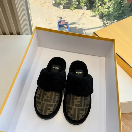 フェンディ スリッパ