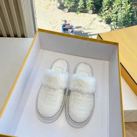 フェンディ スリッパ