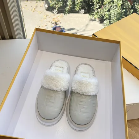 フェンディ スリッパ