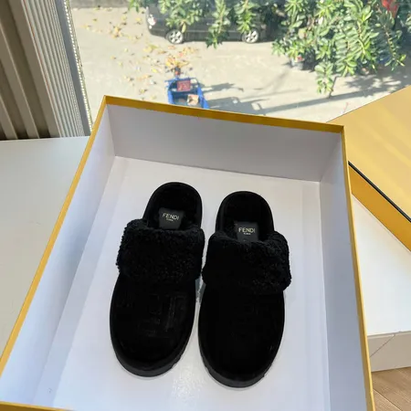 フェンディ スリッパ