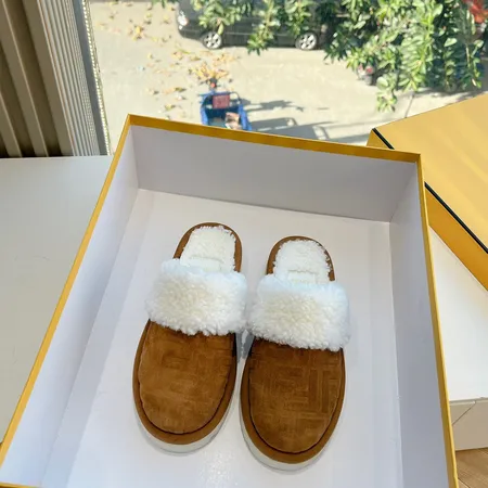 フェンディ スリッパ