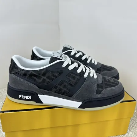 フェンディ カジュアルシューズ