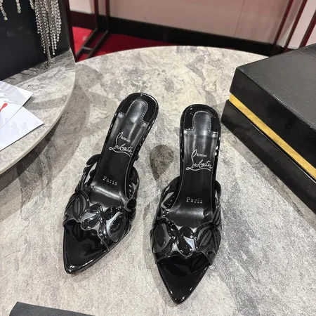 クリスチャン・ルブタン サンダル