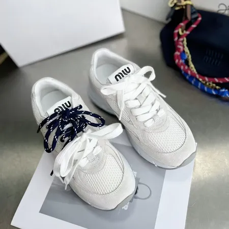 ミュウミュウ スニーカー