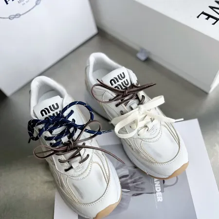 ミュウミュウ スニーカー