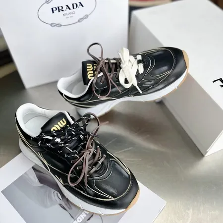 ミュウミュウ スニーカー