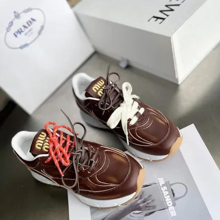 ミュウミュウ スニーカー