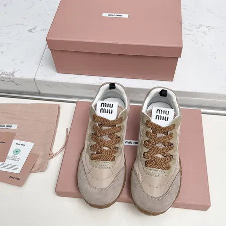 ミュウミュウ カジュアルシューズ