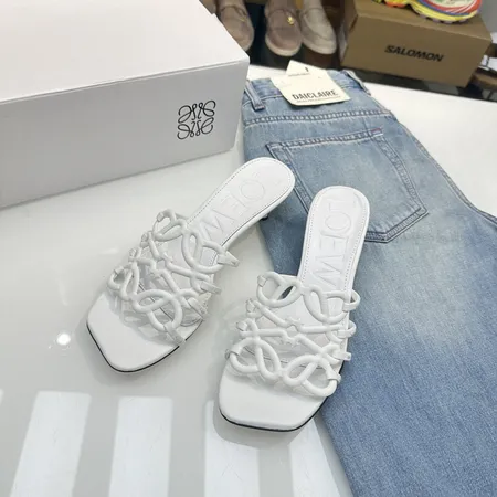 ロエベ スリッパ