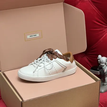 ミュウミュウ カジュアルシューズ