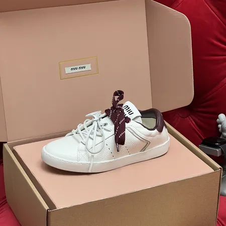 ミュウミュウ カジュアルシューズ