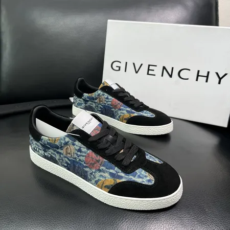 ジバンシィ カジュアルシューズ