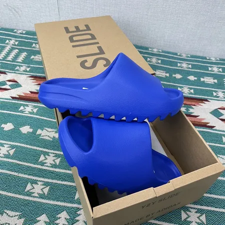 アディダス スリッパ