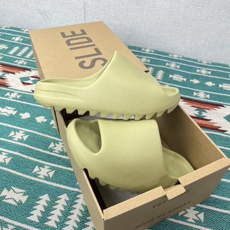 アディダス スリッパ