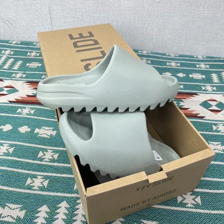 アディダス スリッパ