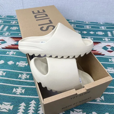 アディダス スリッパ