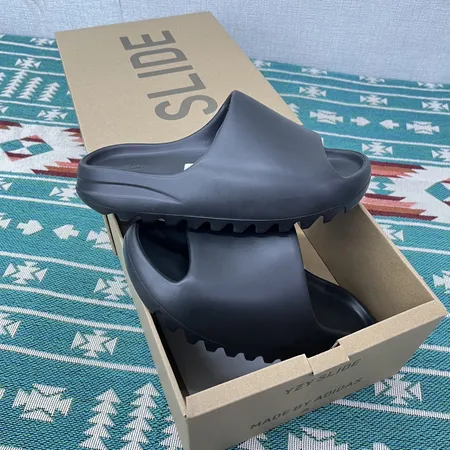 アディダス スリッパ