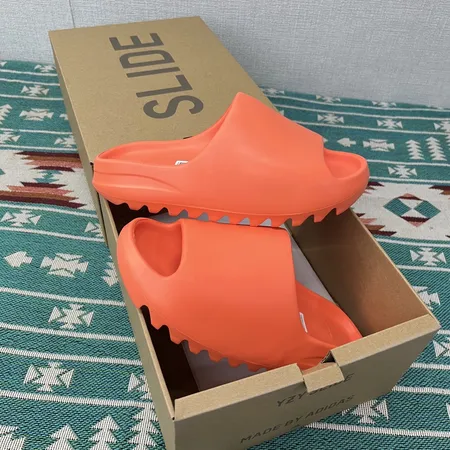 アディダス スリッパ