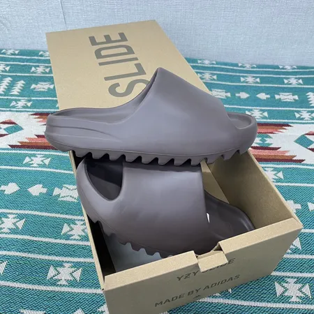 アディダス スリッパ