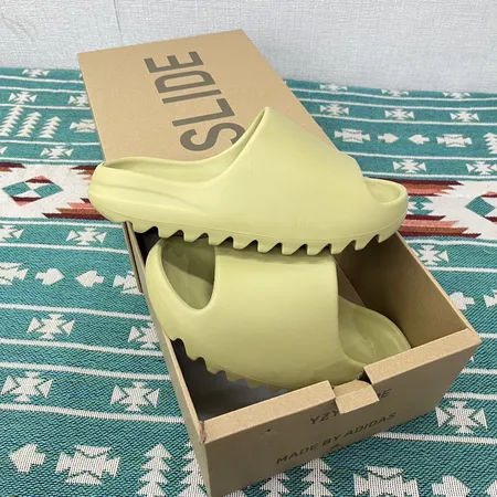 アディダス スリッパ