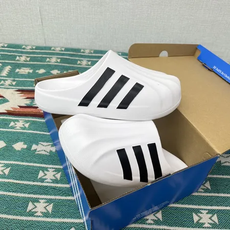 アディダス スリッパ