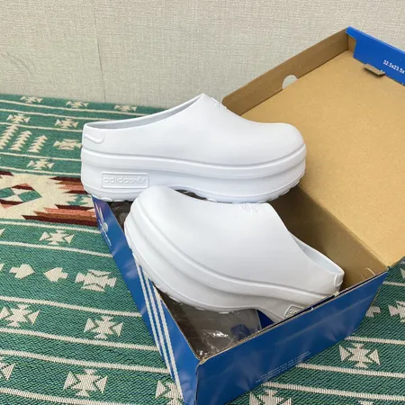 アディダス スリッパ