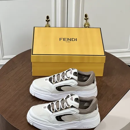 フェンディ カジュアルシューズ