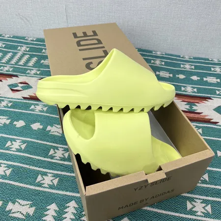 アディダス スリッパ