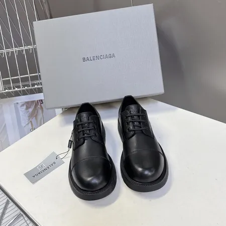 バレンシアガ カジュアルシューズ