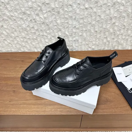 セリーヌ カジュアルシューズ