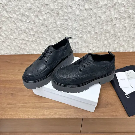 セリーヌ カジュアルシューズ