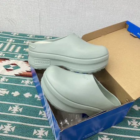 アディダス スリッパ